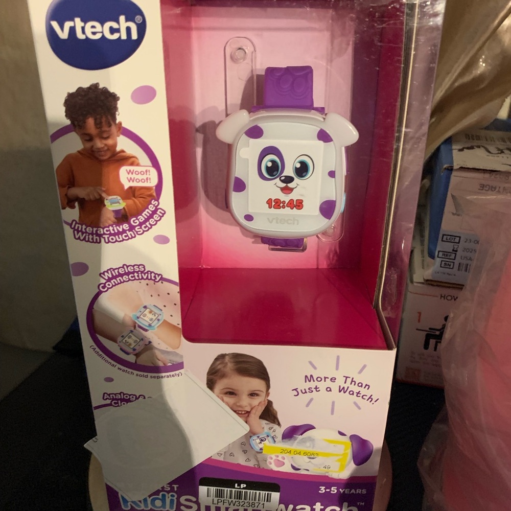 VTech Kidizoom Smartwatch in Purple‎ and White - Picture 2 of 9